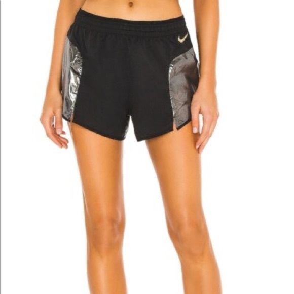 nike womens tempo icon clash running shorts CU3335-010 NWT - Picture 1 of 7